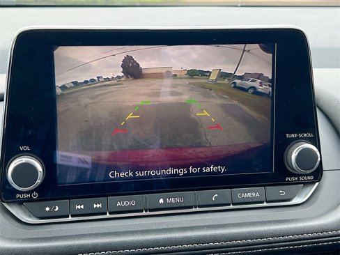 Used 2024 Nissan Rogue SV image 15