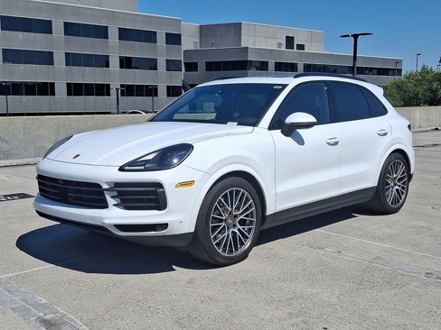Certified 2023 Porsche Cayenne Platinum Edition image 1