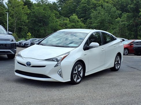 Used 2016 Toyota Prius Three Touring image 2