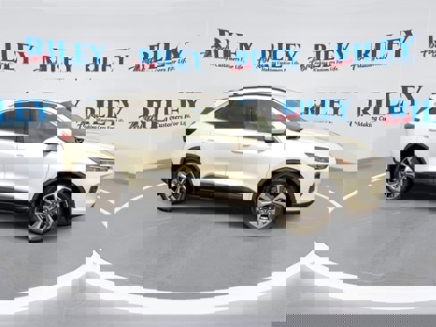 Certified 2024 Ford Escape Platinum w/ Premium Technology Package image 9