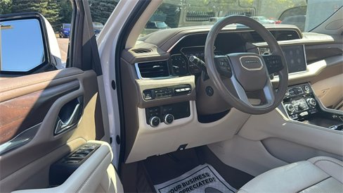 Used 2021 GMC Yukon Denali w/ Denali Premium Package image 12