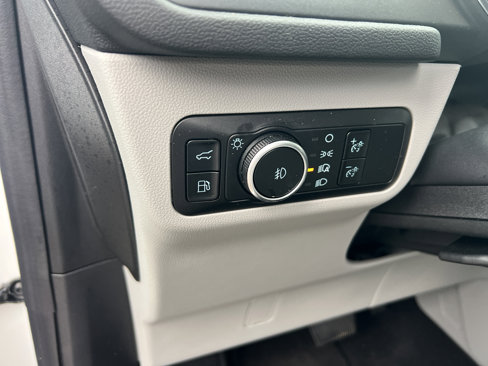 Used 2023 Ford Escape SE image 18