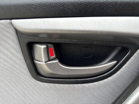 Used 2013 Hyundai Elantra GLS w/ Preferred Pkg image 26