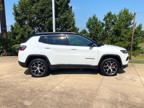 Used 2024 Jeep Compass Limited image 7