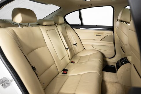 Used 2011 BMW 550i xDrive Sedan image 26
