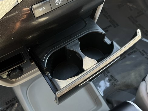 Used 2011 Toyota Sienna LE image 15