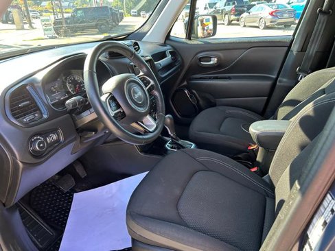 Certified 2023 Jeep Renegade Altitude w/ Convenience Group I image 8