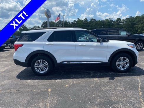 Used 2024 Ford Explorer XLT w/ Equipment Group 202A image 16