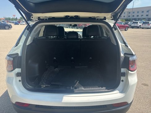 Used 2018 Jeep Compass Latitude image 19
