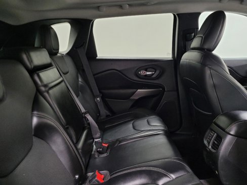 Used 2019 Jeep Cherokee Limited image 19