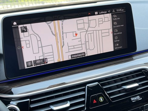Used 2023 BMW 530i xDrive w/ Premium Package image 25