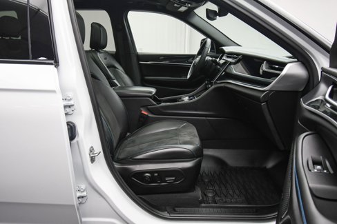 Used 2023 Jeep Grand Cherokee Trailhawk image 51