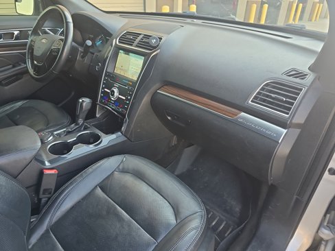 Used 2018 Ford Explorer Limited image 30