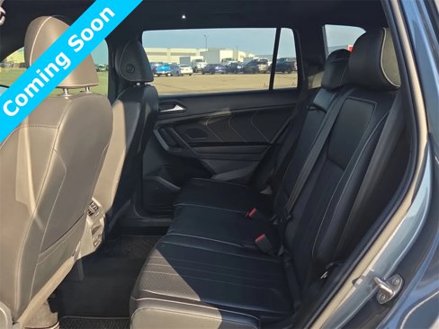 Used 2022 Volkswagen Tiguan SE R-Line image 11