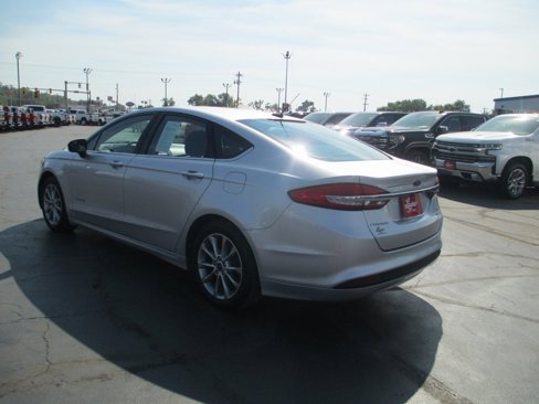 Used 2017 Ford Fusion SE image 6