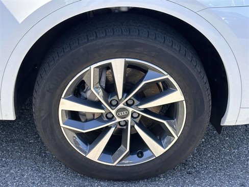Used 2022 Audi Q5 2.0T Premium w/ Convenience Package image 10