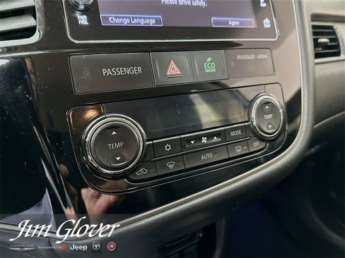 Used 2017 Mitsubishi Outlander SE image 30