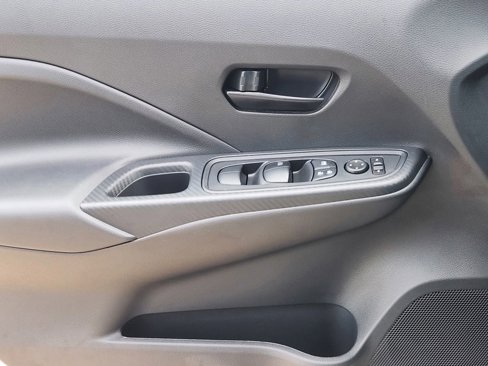 New 2025 Nissan Versa S image 19