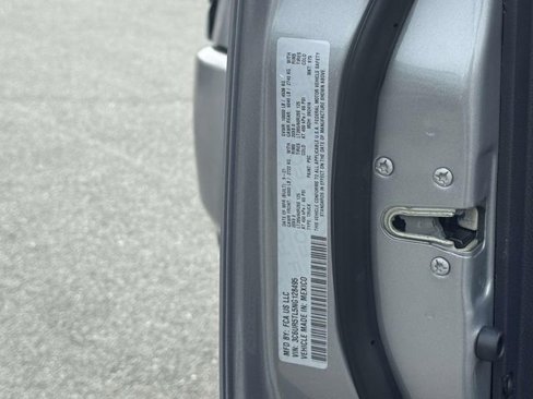 Certified 2022 RAM 2500 Limited image 31