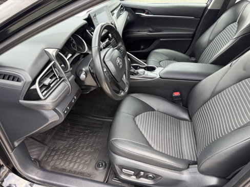 Used 2024 Toyota Camry SE image 10