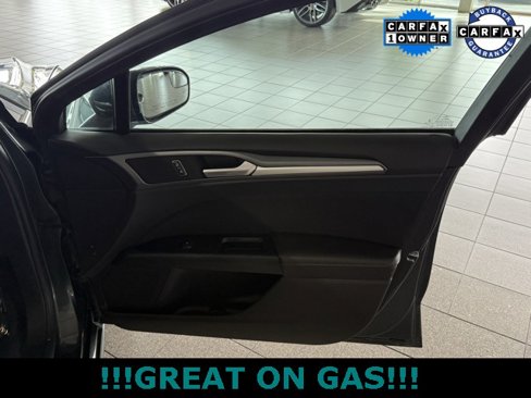 Used 2015 Ford Fusion SE image 21