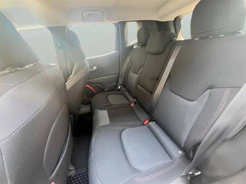 Used 2017 Jeep Renegade Trailhawk w/ Popular Equipment Group image 18