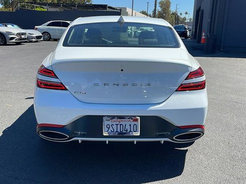 Used 2025 Genesis G70 2.5T image 9