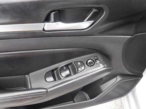 Used 2022 Nissan Altima 2.5 SV image 13