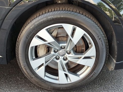 Used 2020 Audi e-tron Premium Plus image 14