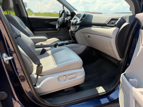 Used 2018 Honda Pilot Touring image 32