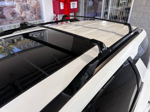 Used 2022 Nissan Pathfinder SV w/ SV Premium Package image 8