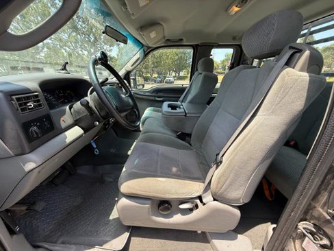 Used 2003 Ford F250 XLT image 10