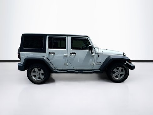 Used 2018 Jeep Wrangler Unlimited Sport S image 8
