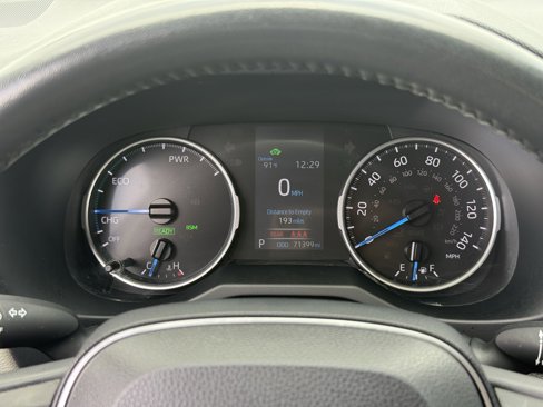 Used 2021 Toyota RAV4 XLE Premium image 39