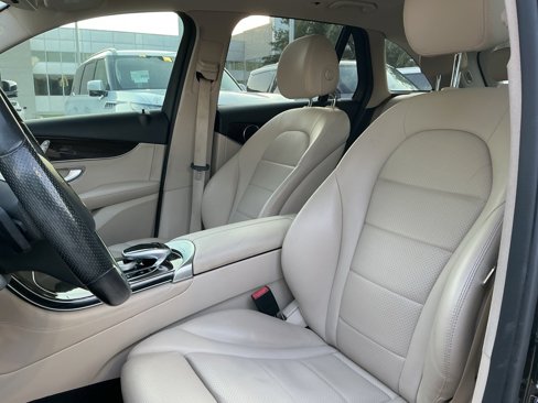 Used 2016 Mercedes-Benz GLC 300 4MATIC image 20