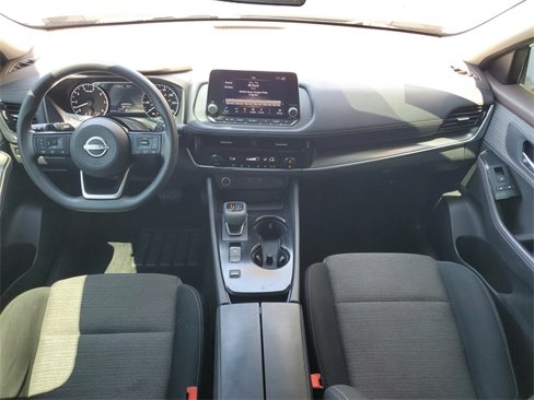 Certified 2022 Nissan Rogue SV image 3