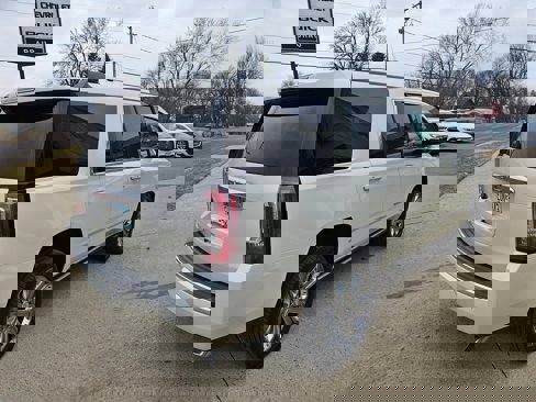 Used 2015 GMC Yukon Denali w/ Premium Package image 4