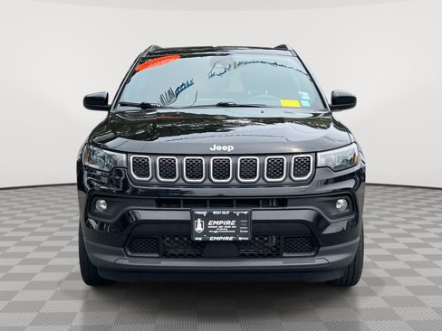 Used 2023 Jeep Compass Latitude w/ Sun and Sound Group image 2