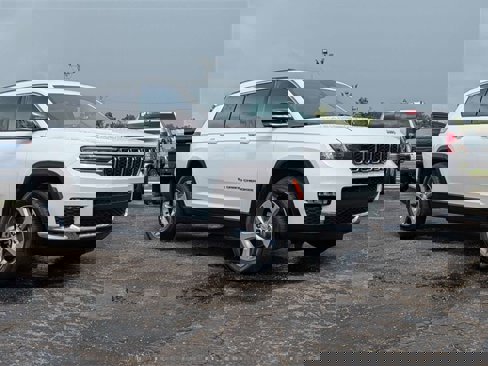 Used 2021 Jeep Grand Cherokee L Limited image 2