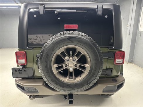 Used 2016 Jeep Wrangler Sahara image 7