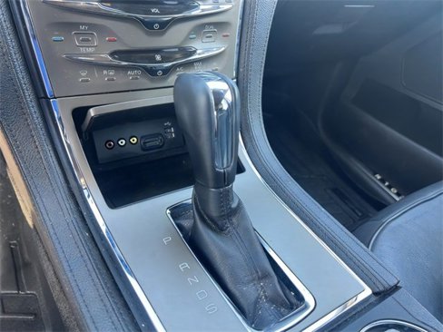 Used 2013 Lincoln MKX AWD image 12