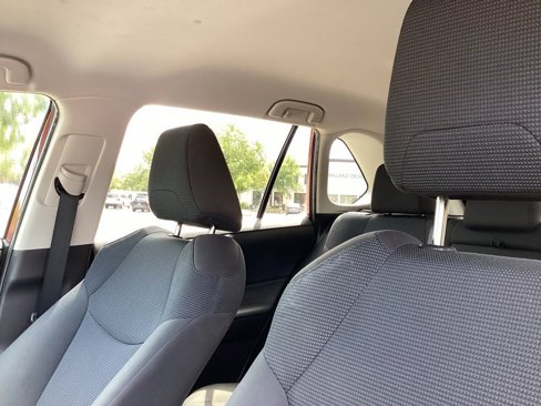Used 2020 Toyota RAV4 LE image 13
