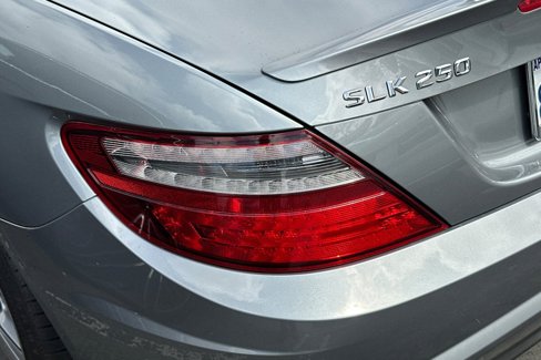 Used 2015 Mercedes-Benz SLK 250 image 9