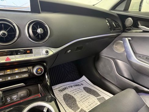Used 2018 Kia Stinger Premium image 23