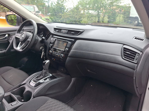 Used 2020 Nissan Rogue S w/ Special Edition Package image 11