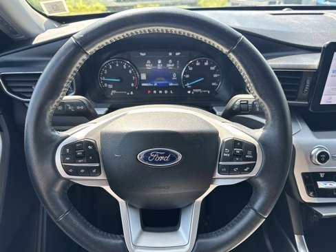 Used 2021 Ford Explorer XLT w/ Equipment Group 202A image 11