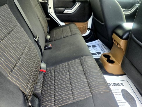 Used 2012 Jeep Wrangler Unlimited Rubicon w/ Connectivity Group image 61
