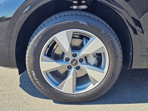Certified 2025 Audi Q5 2.0T Premium image 8