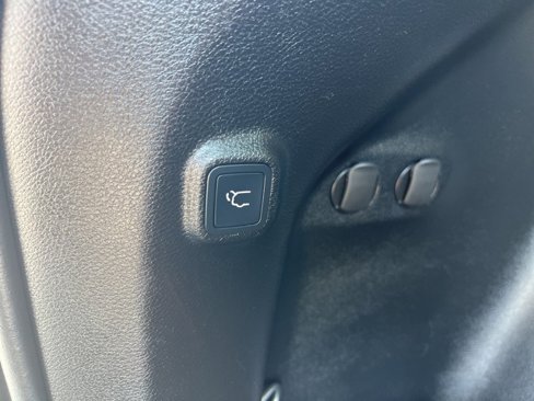 Used 2022 Jeep Cherokee Latitude Lux w/ Sun & Sound Group image 21