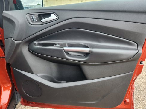 Used 2019 Ford Escape Titanium image 18